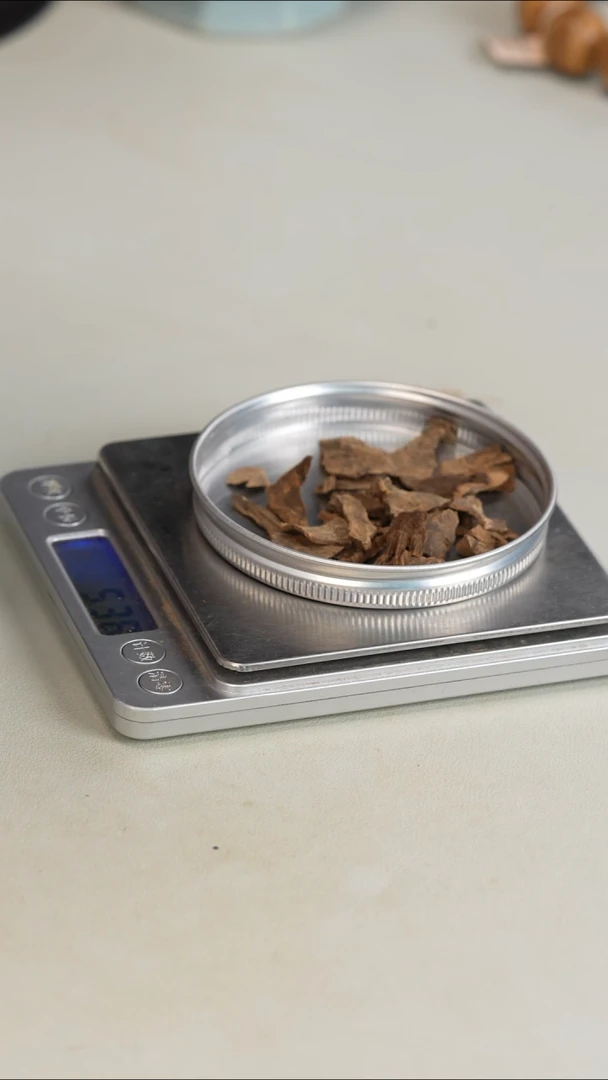 沉香沉香碎屑依***多海南沉水料5g