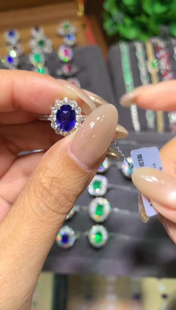 戒指蓝宝石18K金镶嵌1.72ct