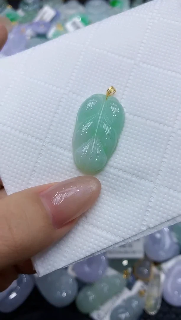 翡翠未镶嵌颈饰111111111111