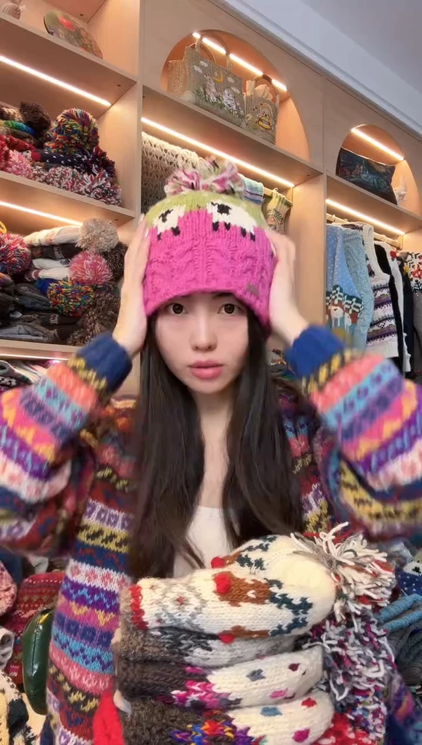 羊毛粉绿小羊帽子