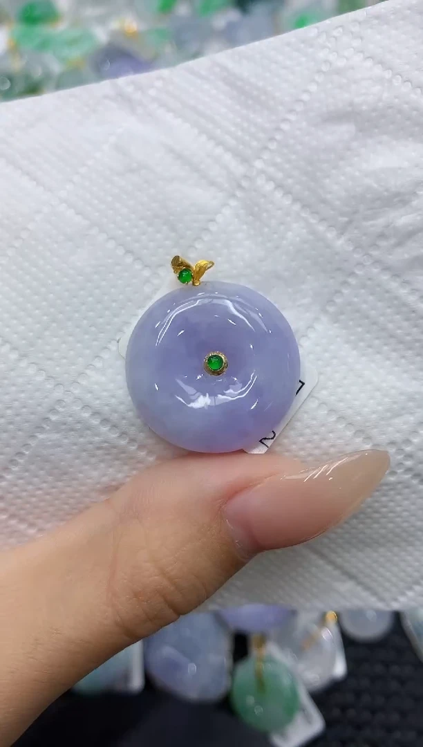 颈饰18K金镶嵌翡翠111111111111