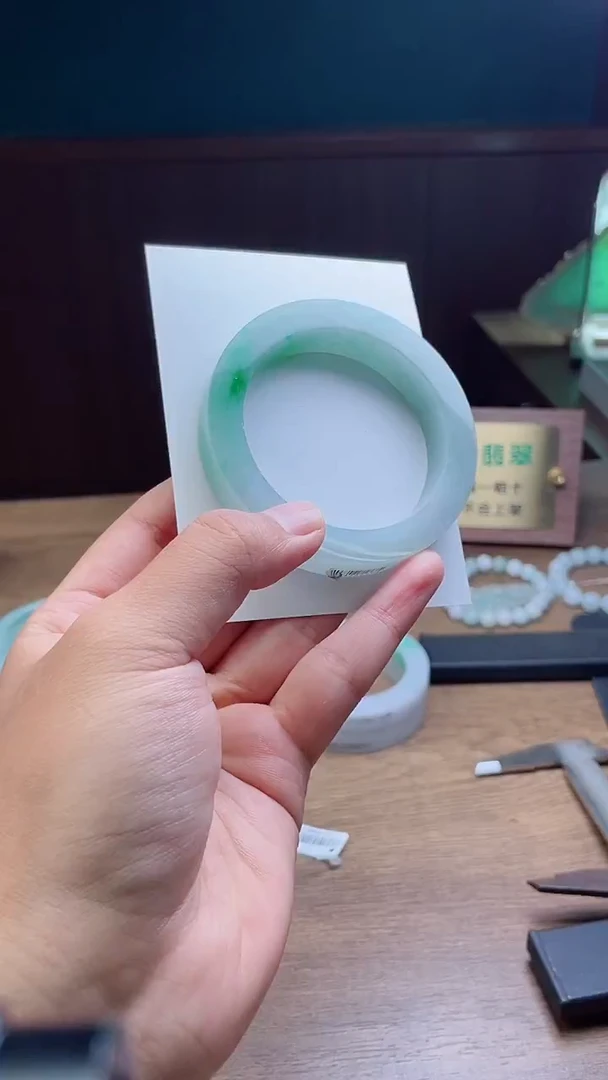 定制翡翠手镯未镶嵌蕙**心定制