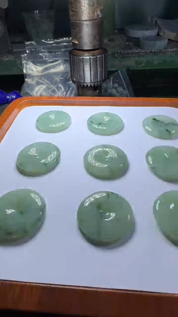 颈饰未镶嵌翡翠飘花平安扣多样性发一件