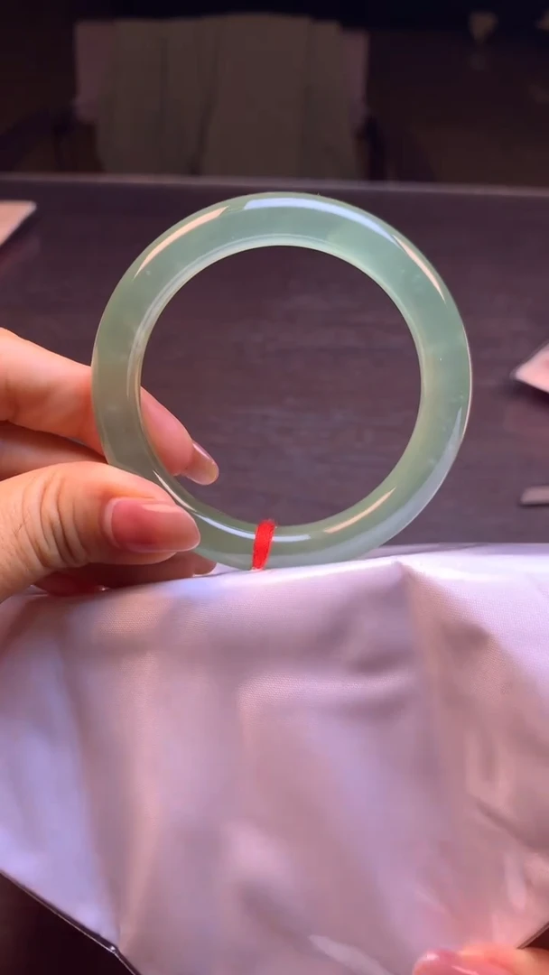 未镶嵌手镯（圆镯）翡翠缅甸天然翡翠A货冰手镯