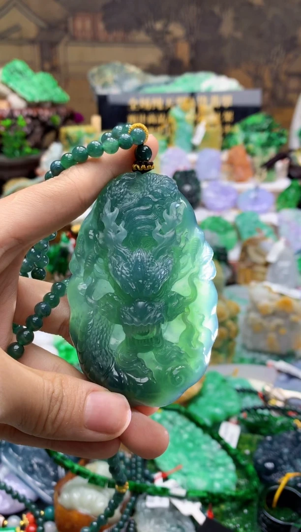 颈饰未镶嵌翡翠我****了天然A货翡翠