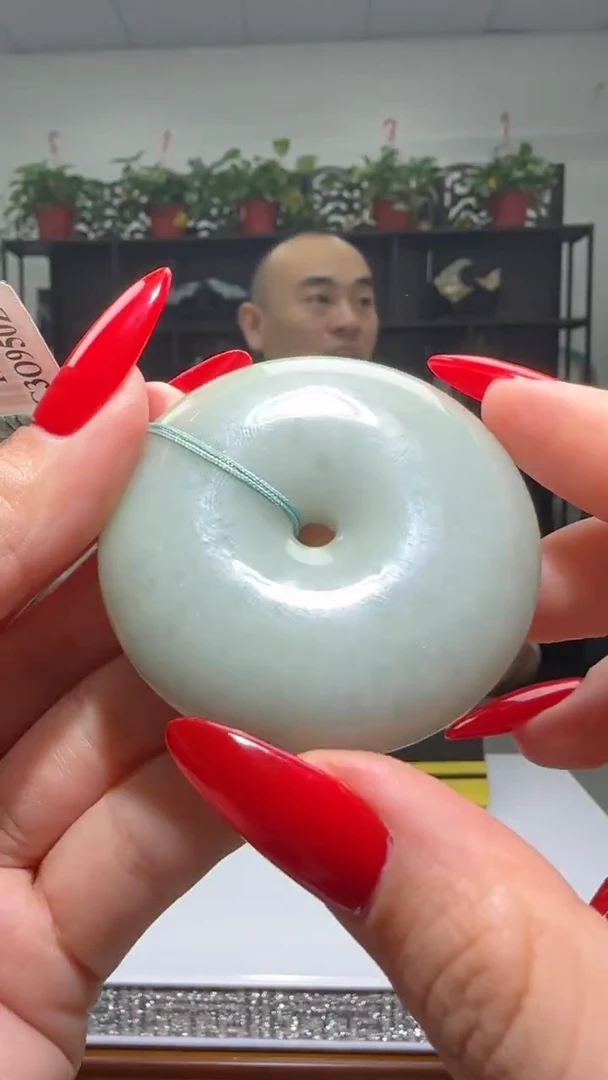 【闪购商品】翡翠颈饰未镶嵌天然翡翠A货吊坠