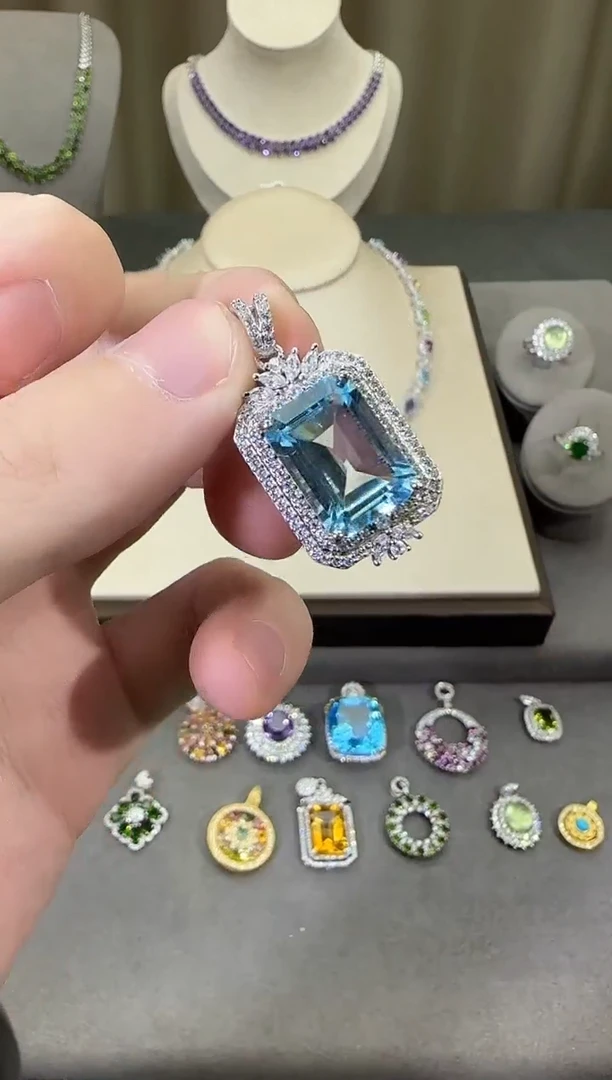 颈饰银S925镶嵌托帕石10*14mm吊坠无事牌设计款