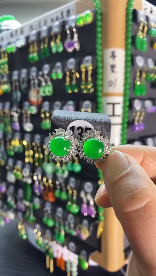【闪购商品】翡翠耳饰银S925镶嵌135....
