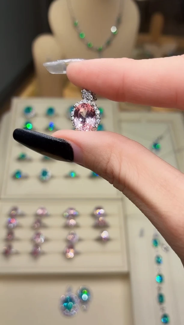 吊坠(赠链)银S925镶嵌绿柱石（摩根石）000