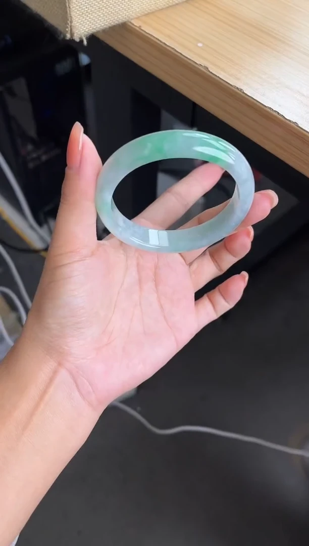 未镶嵌手镯翡翠手镯