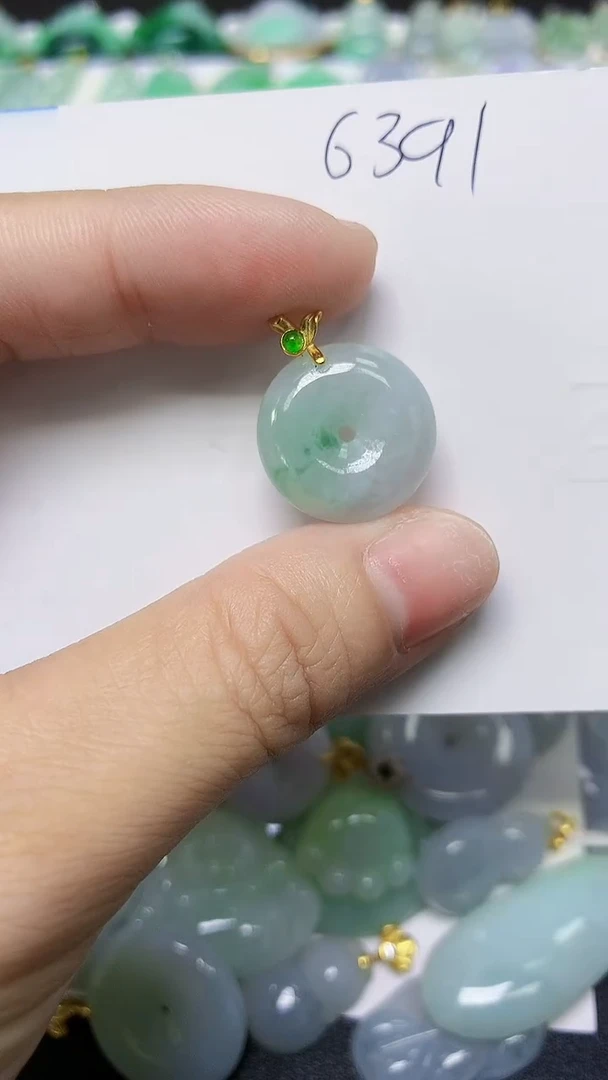 翡翠未镶嵌颈饰 天然缅甸翡翠A货