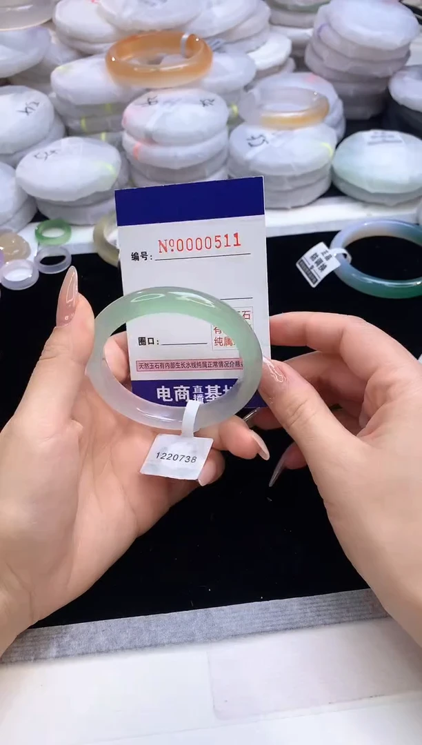 【闪购商品】玛瑙/玉髓手镯未镶嵌511圈口53