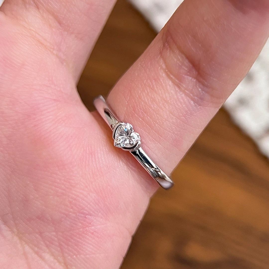 铜合金戒指 韩系爆闪爱心锆石戒指复古简约时尚高级感百搭食指戒