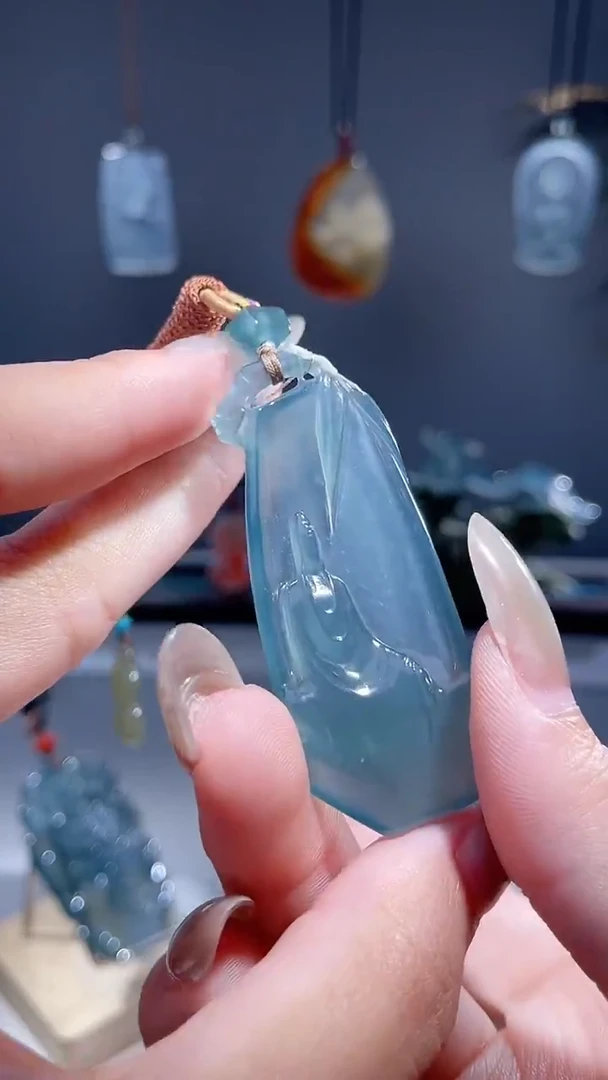 颈饰未镶嵌翡翠观音