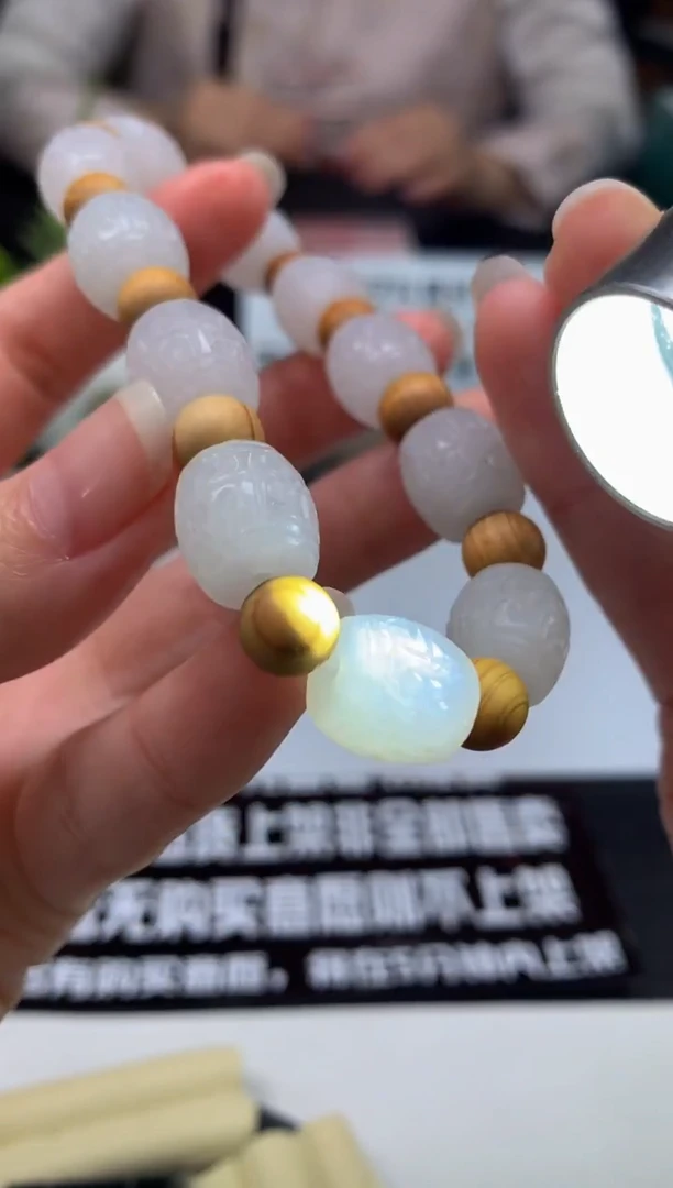 未镶嵌定制翡翠马**成---113426