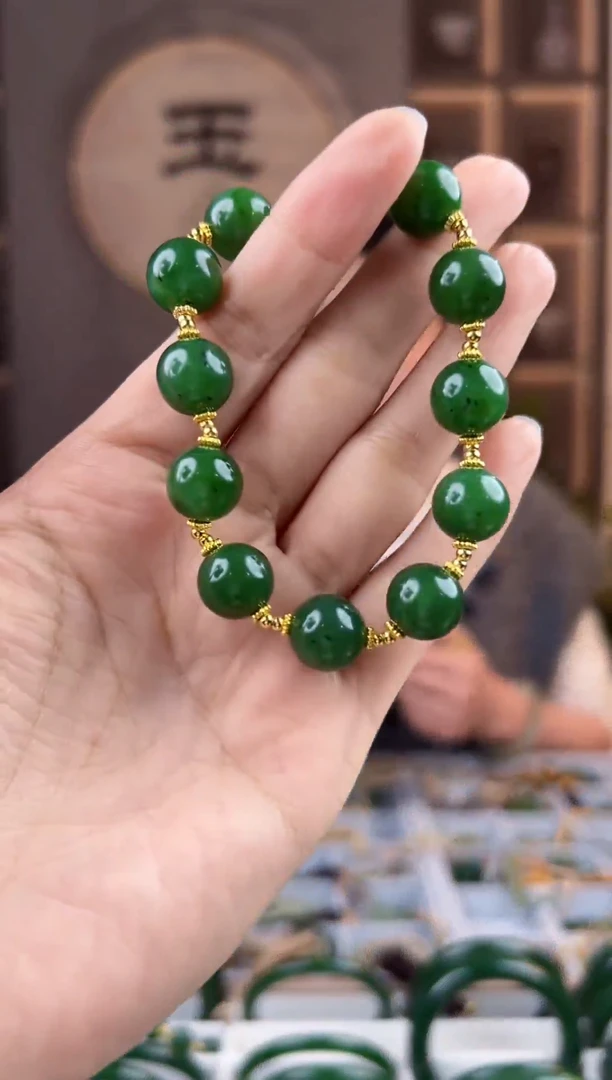 颈饰未镶嵌和田玉拍一发一，拍一发一