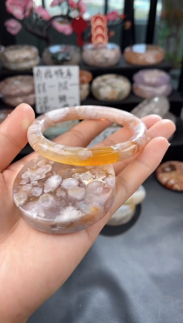 【闪购商品】石英质玉手镯未镶嵌59