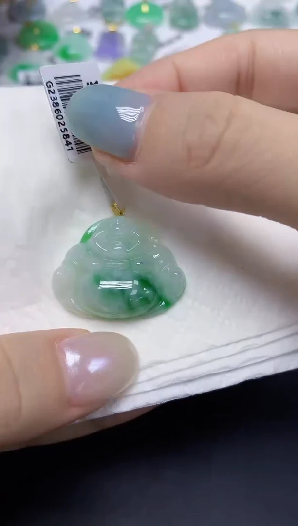 翡翠18K金镶嵌颈饰天然缅甸翡翠A货