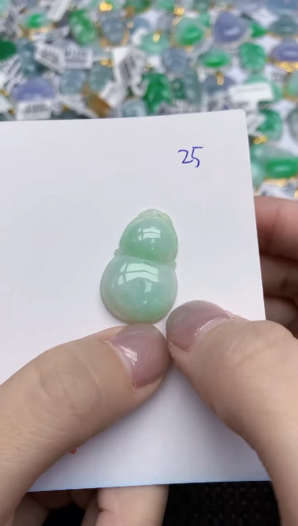 【闪购商品】翡翠颈饰未镶嵌天然翡翠A货