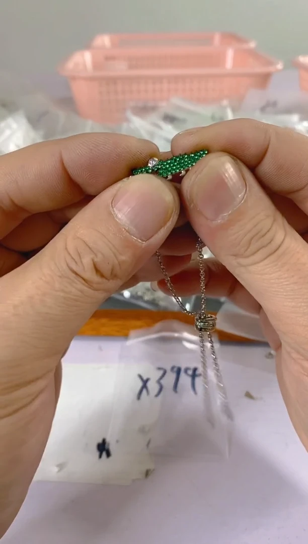 【闪购商品】紫晶颈饰银S925镶嵌X394红宝，蓝宝，多样性发一件赠链