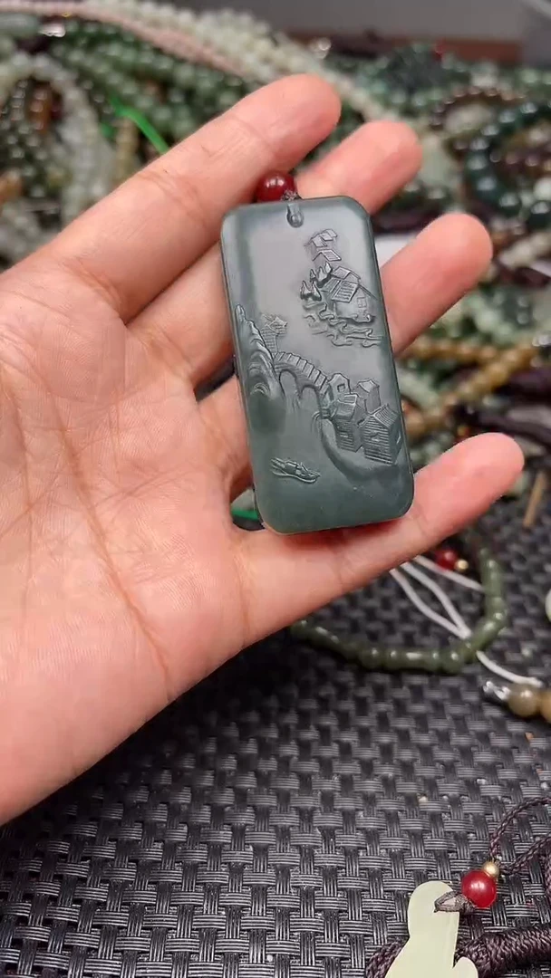 颈饰未镶嵌和田玉1