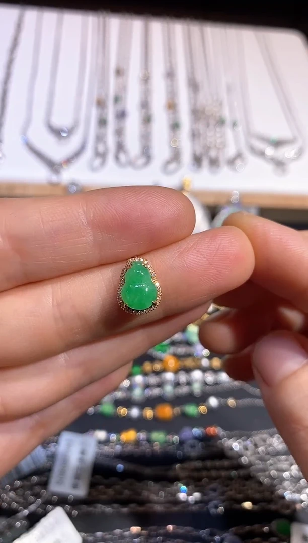 吊坠(不含链)18K金镶嵌翡翠吊坠