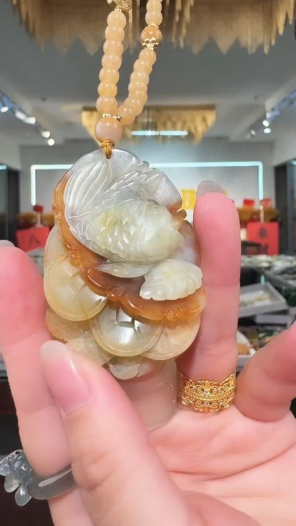 未镶嵌岫玉颈饰吊坠