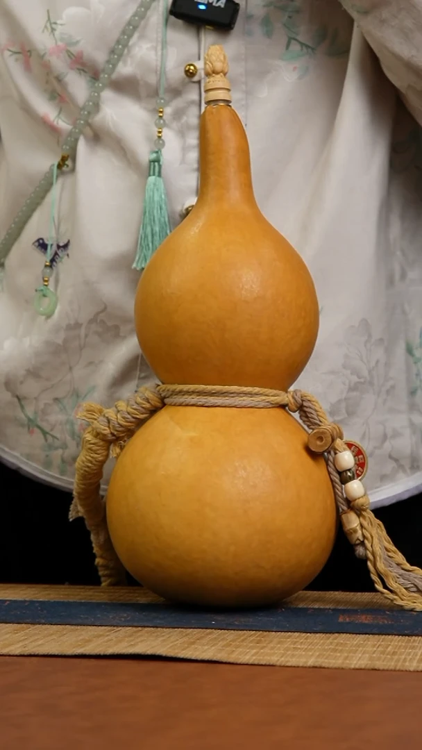 026号 天然热水酒葫芦 一物一拍（有瑕介意勿拍）