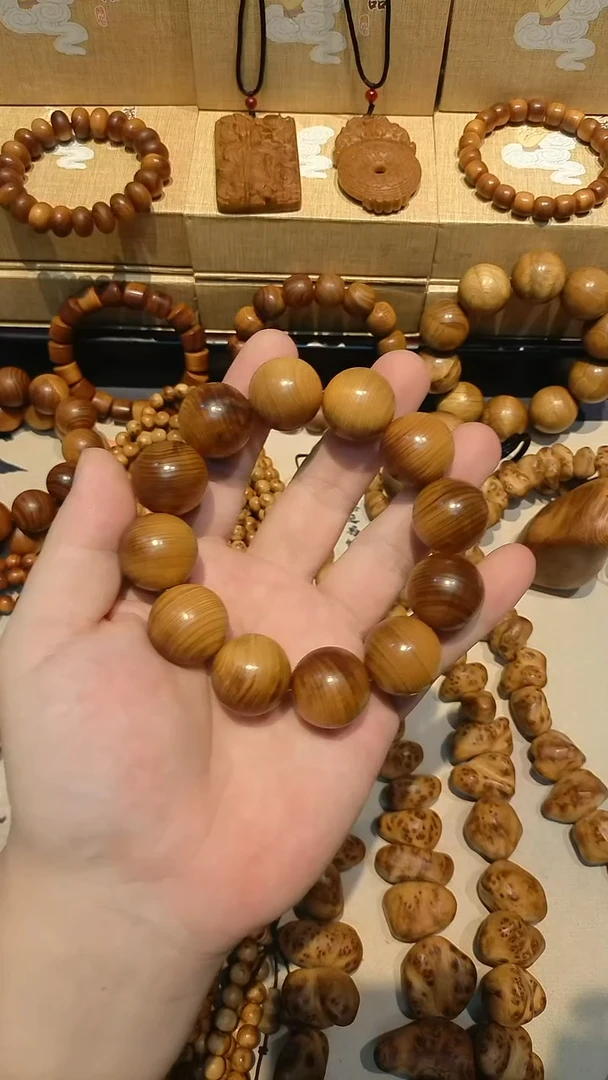 柏木（崖柏）2.0陈化黑油手串（有睱疵）