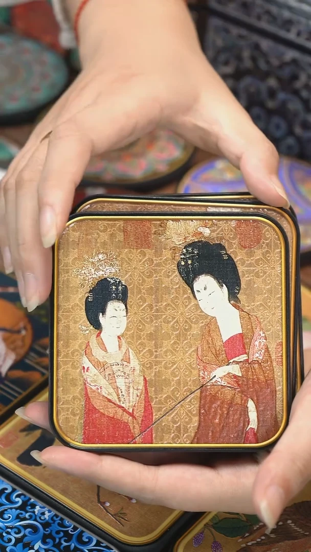 壹藏贰宝簪花仕女杯垫一套