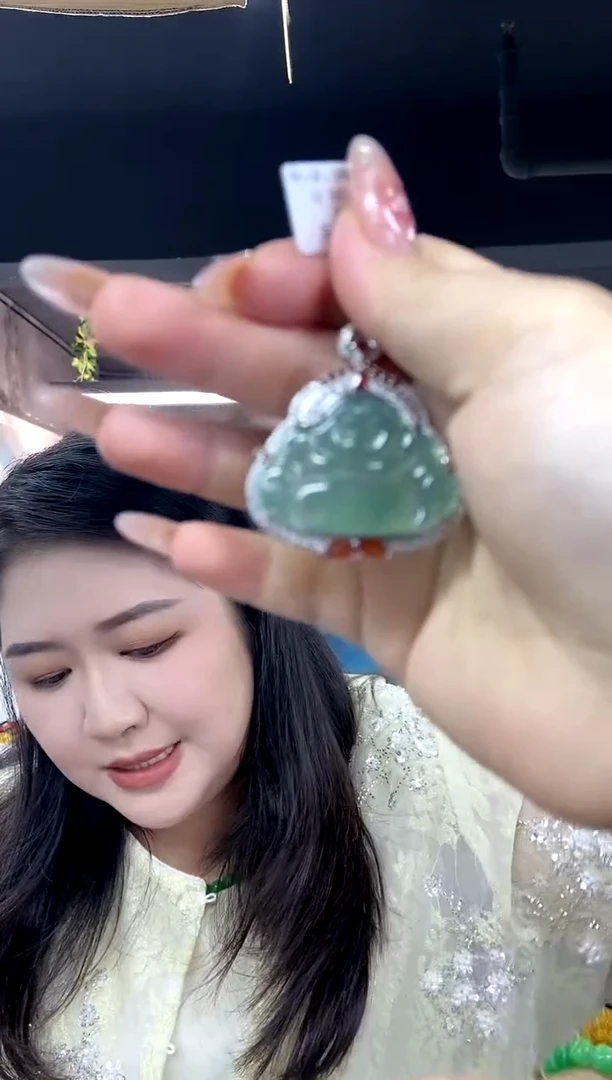 吊坠(不含链)未镶嵌翡翠多样性发其一颜色微差