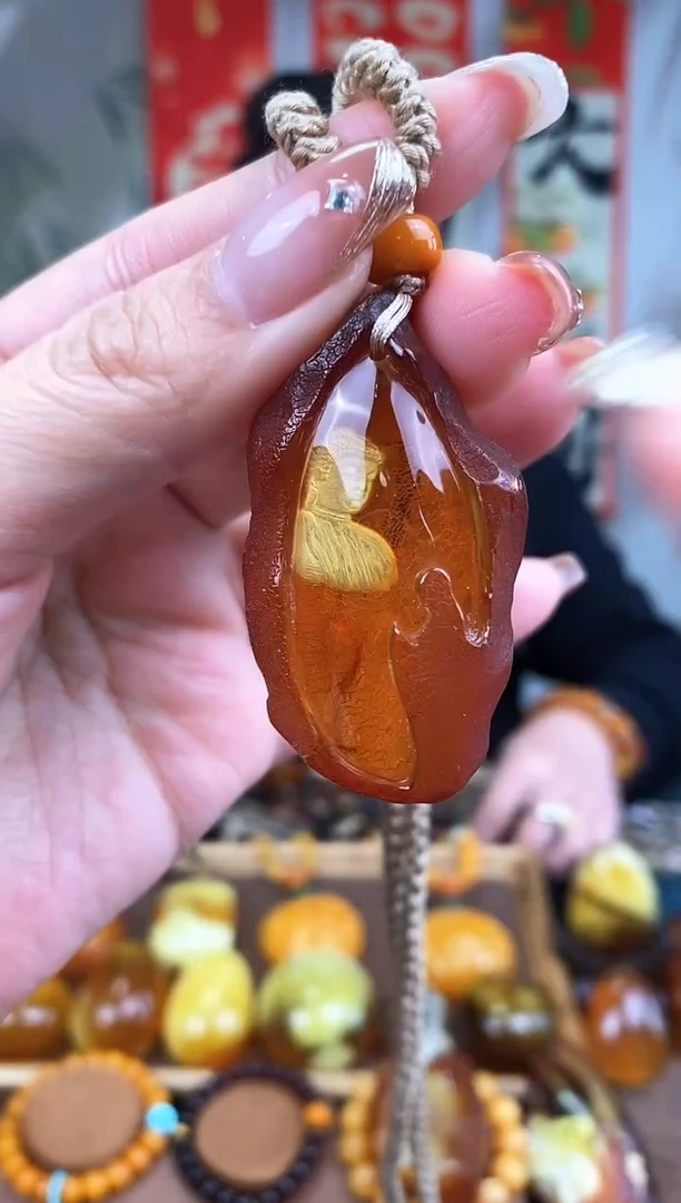 【闪购商品】琥珀裸石未镶嵌基地发货 一物一证 顺丰包邮