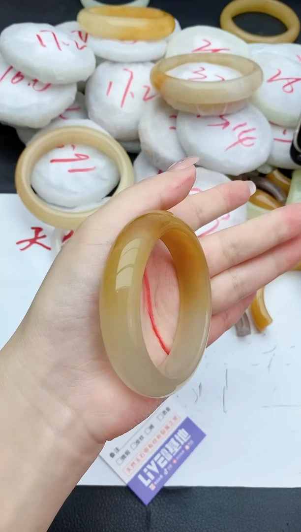 石英质玉手镯未镶嵌238+55/56