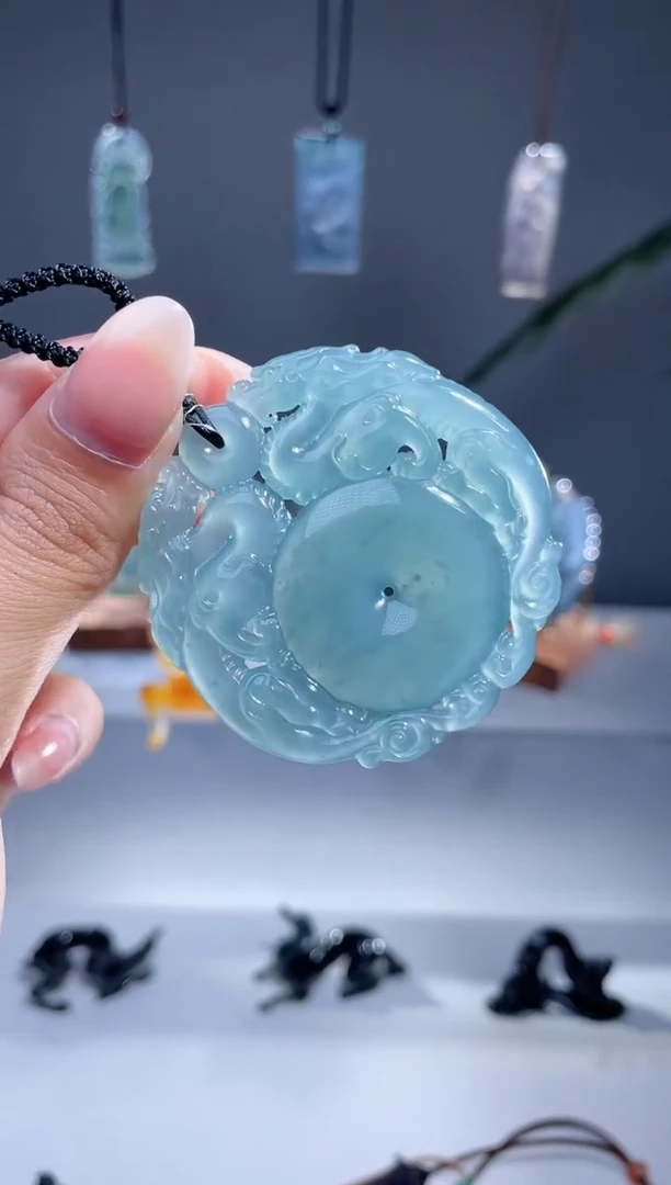 翡翠未镶嵌颈饰扣子