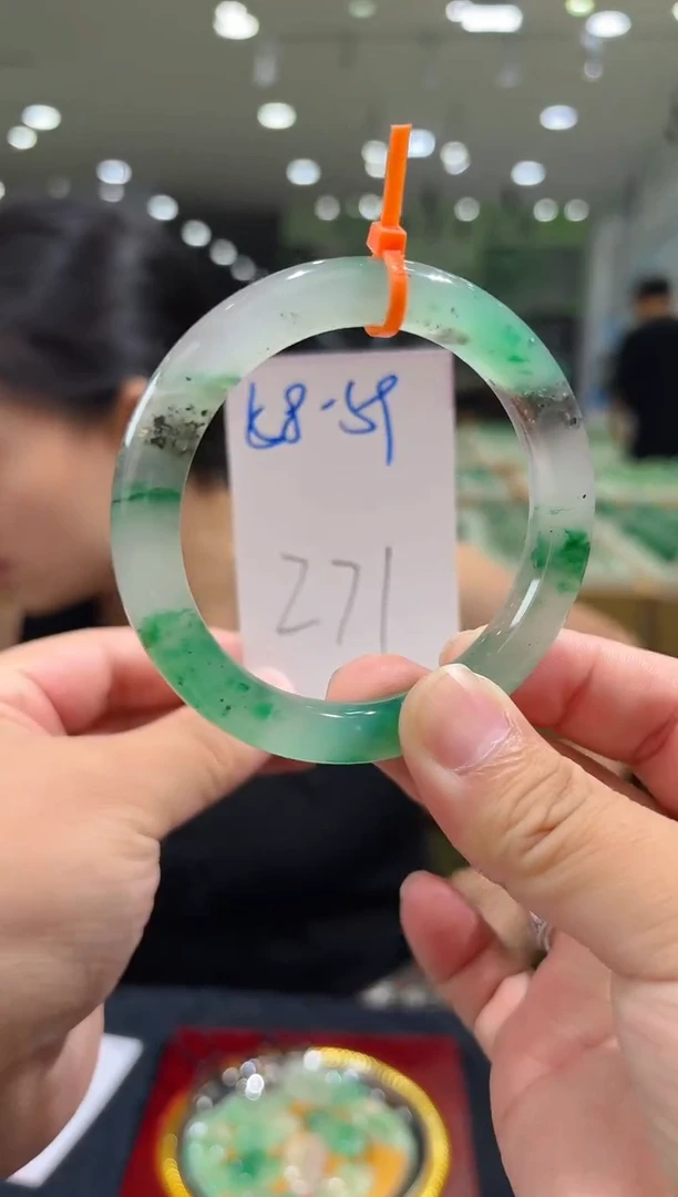 石英质玉（非洲翠）手镯未镶嵌天然冰飘花