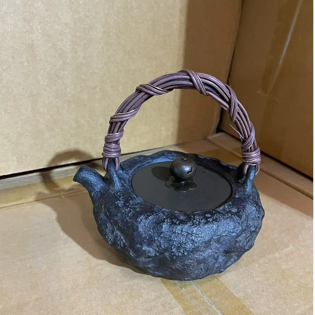 手工壶石肌藤把铁壶500CC