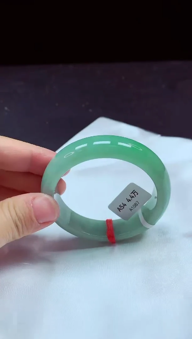 【闪购商品】翡翠手镯未镶嵌在54+