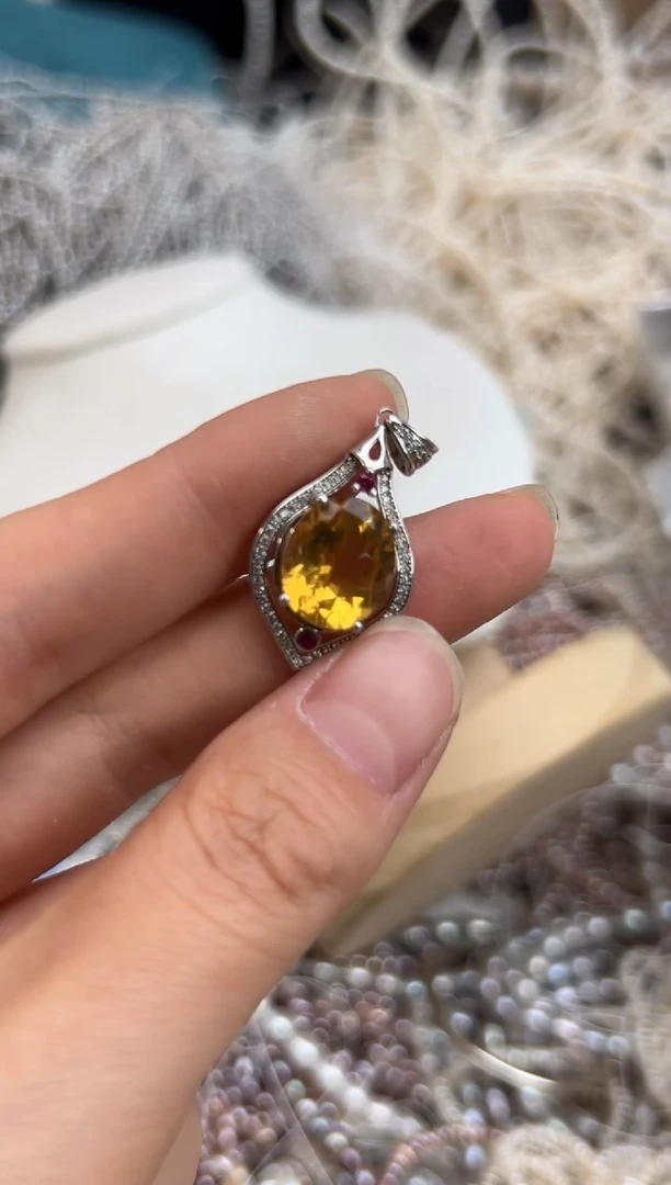 颈饰银S925镶嵌水晶三*41精工镶嵌