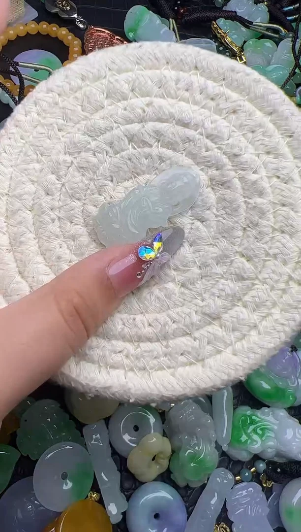 翡翠未镶嵌颈饰天然缅甸翡翠吊坠