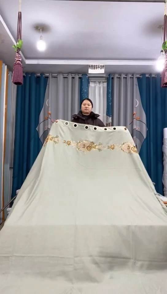 布成品窗帘   4.5*2.75米