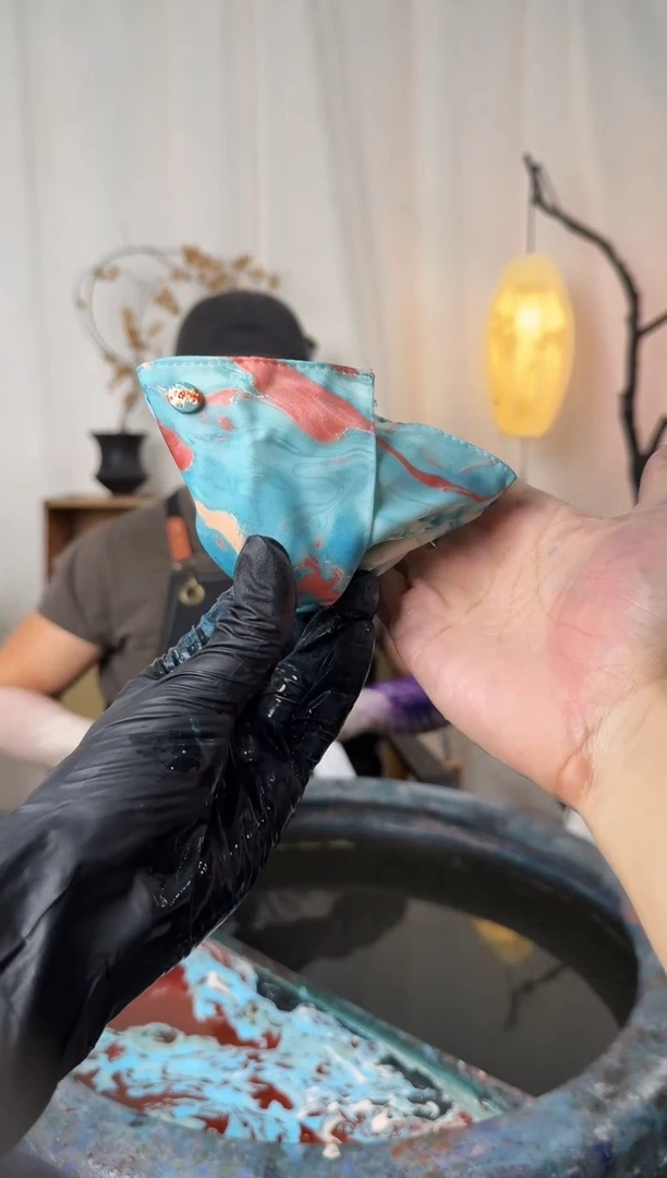 275三角夹草莓牛奶