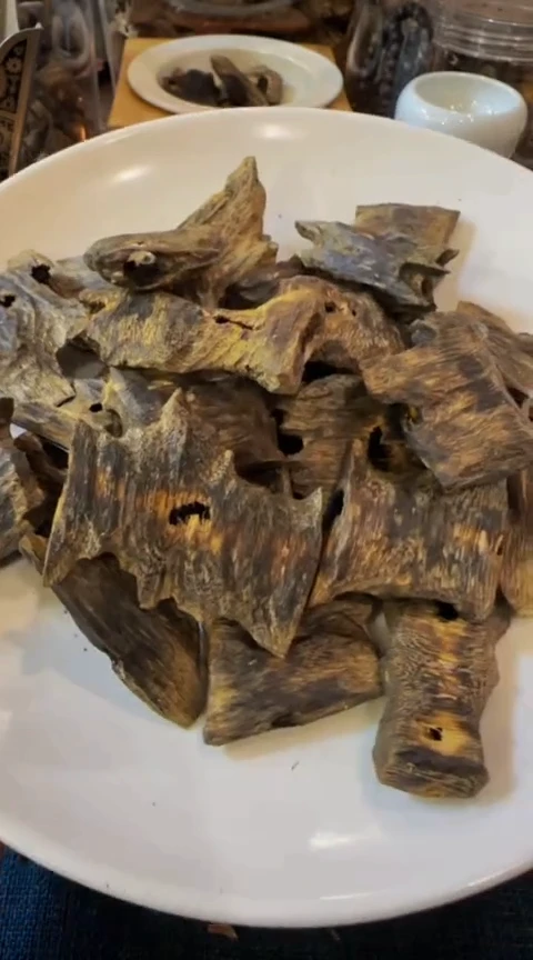 【闪购商品】沉香摆件海南紫棋块料101克