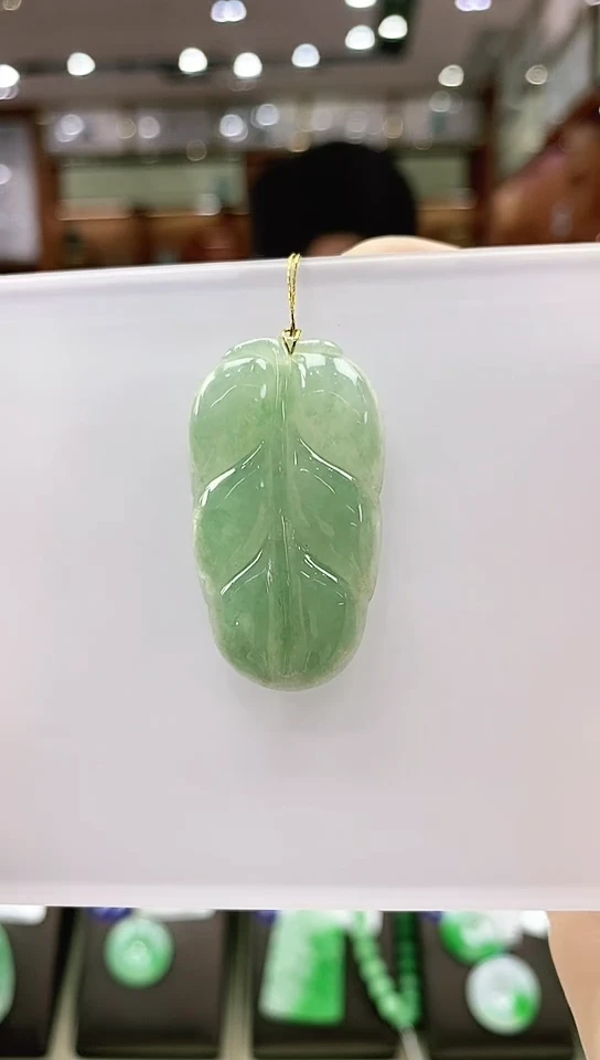 颈饰未镶嵌翡翠叶子