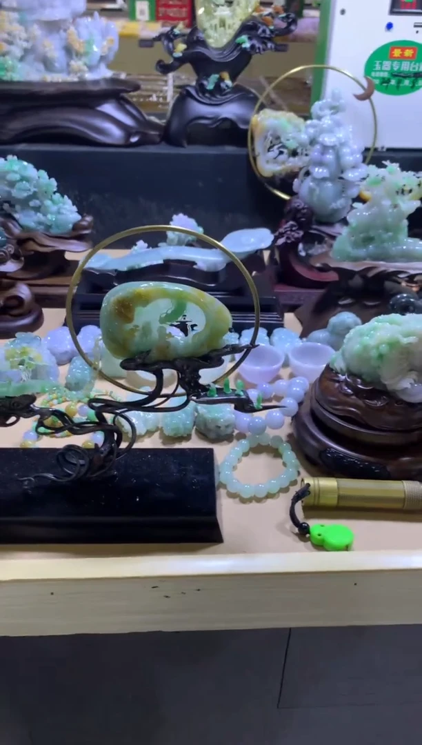 翡翠挂件未镶嵌用****7翡翠摆件