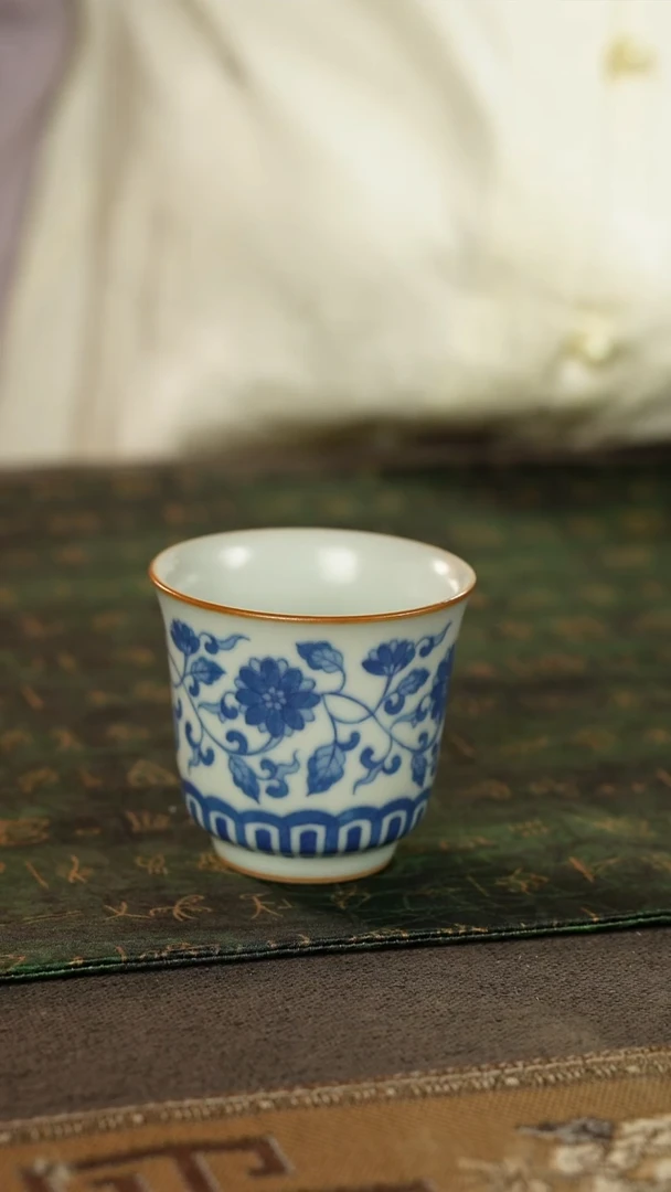 善窑厂汝窑青花缠枝莲马蹄杯