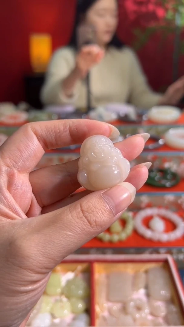 颈饰未镶嵌和田玉多****猫藕粉佛公吊坠