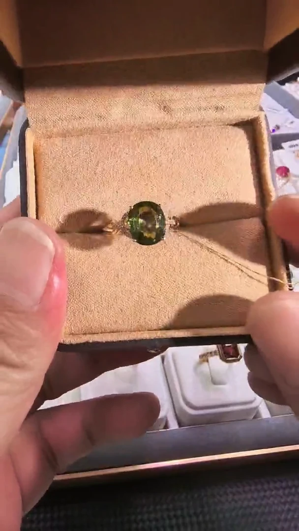 戒指18K金镶嵌碧玺B02多样性发一