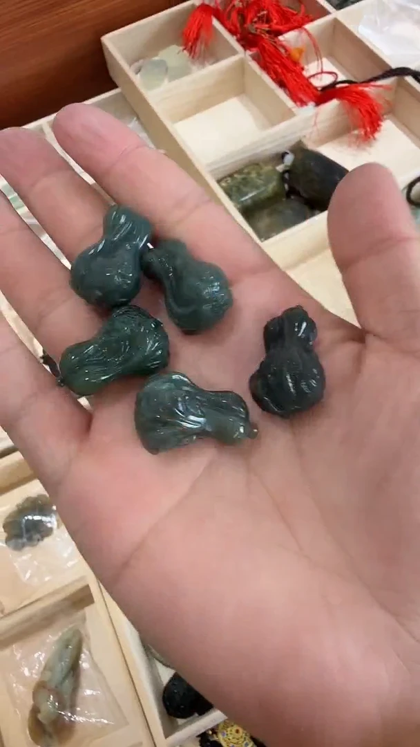 蛇纹石玉未镶嵌岫玉白菜