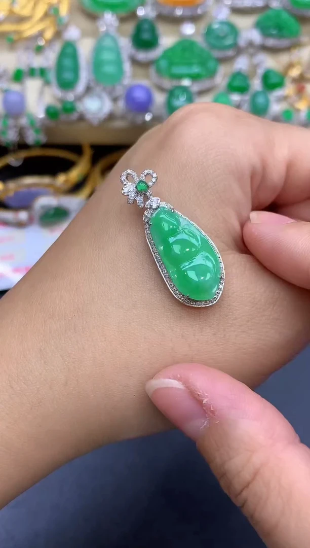 颈饰18K金镶嵌翡翠267-中国好珍宝