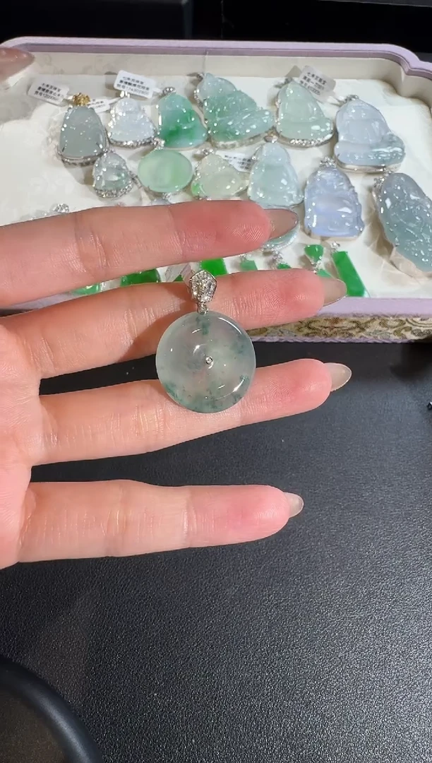 【闪购商品】翡翠吊坠(不含链)18K金镶嵌【源头工厂】钻石镶嵌